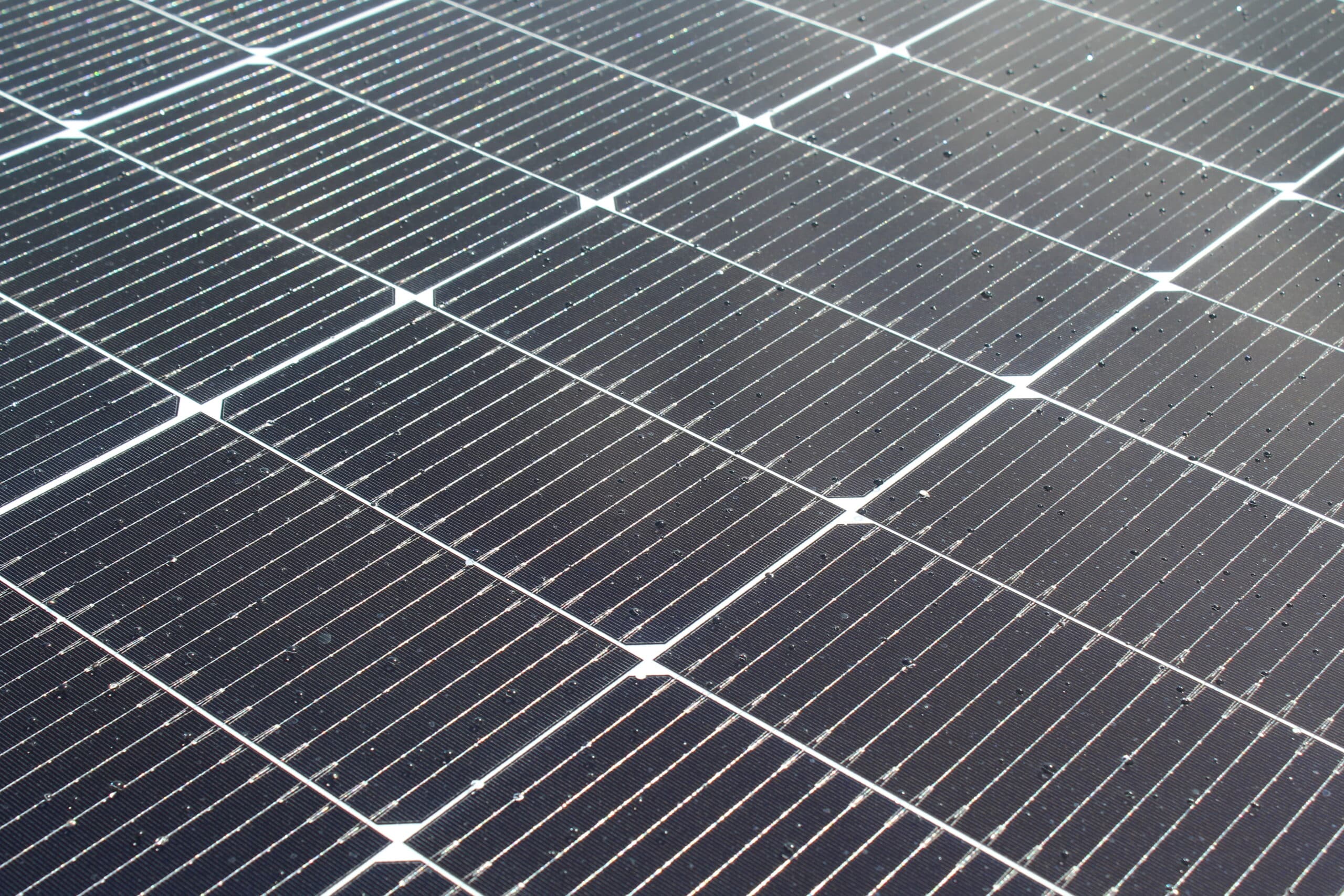 Panneaux solaires tandem : le futur des modules photovoltaïques