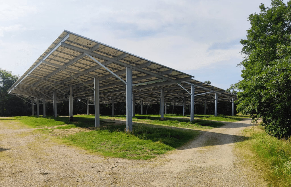 Ombrière solaire entreprise et parking